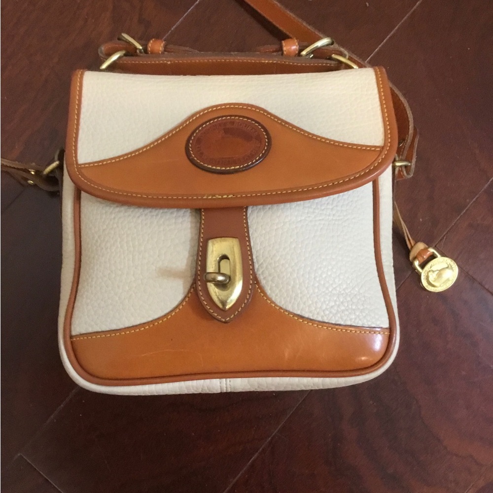 Dooney&Bourke all weather pebbled leather cross body bag like new condition - Picture 5 of 9